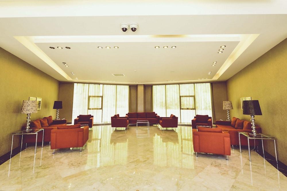 Qafqaz Resort Hotel - Lobby Sitting Area