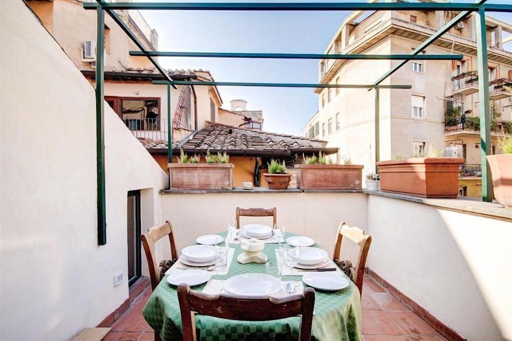 Terrace Cancelleria - Outdoor Dining