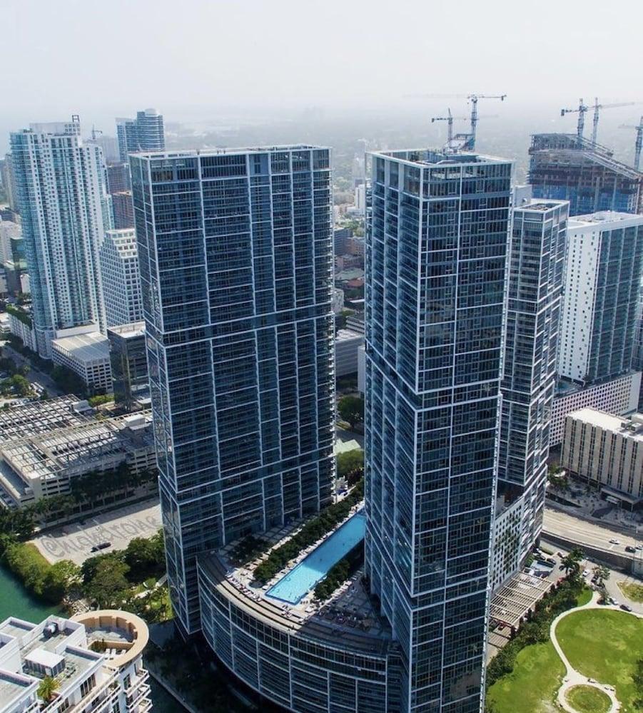 Icon Brickell - Downtown Miami - Property Grounds