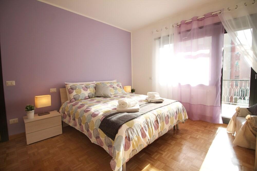 Wonder 3BR EUR Apartment - Room