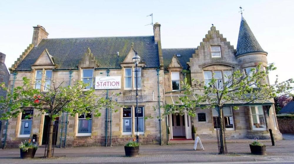 Station Hotel Alness - Featured Image