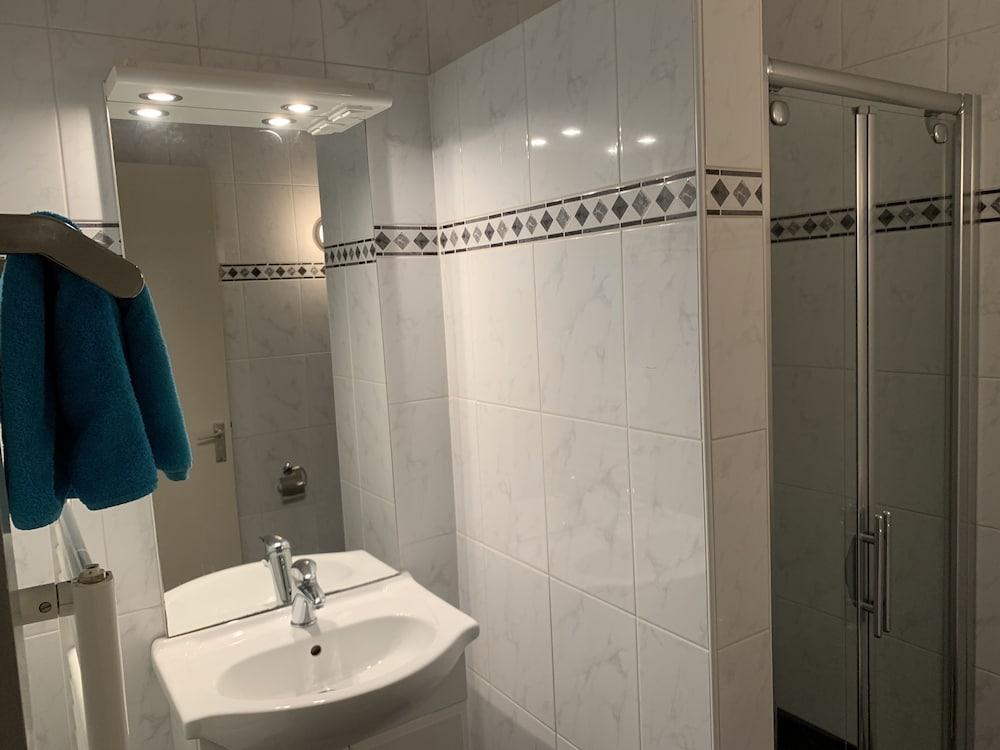 زيسترات آت أمستردام بيتش - Bathroom