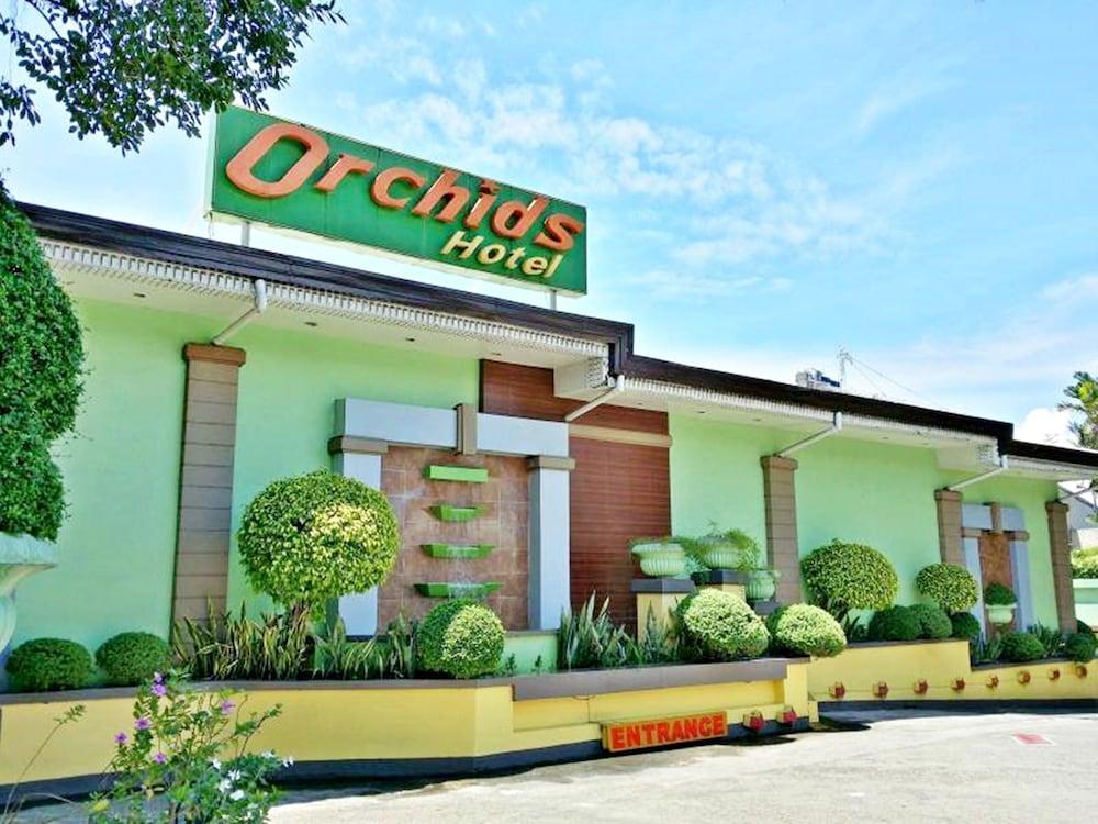 Orchids Drive Inn Hotel and Restaurant - Exterior