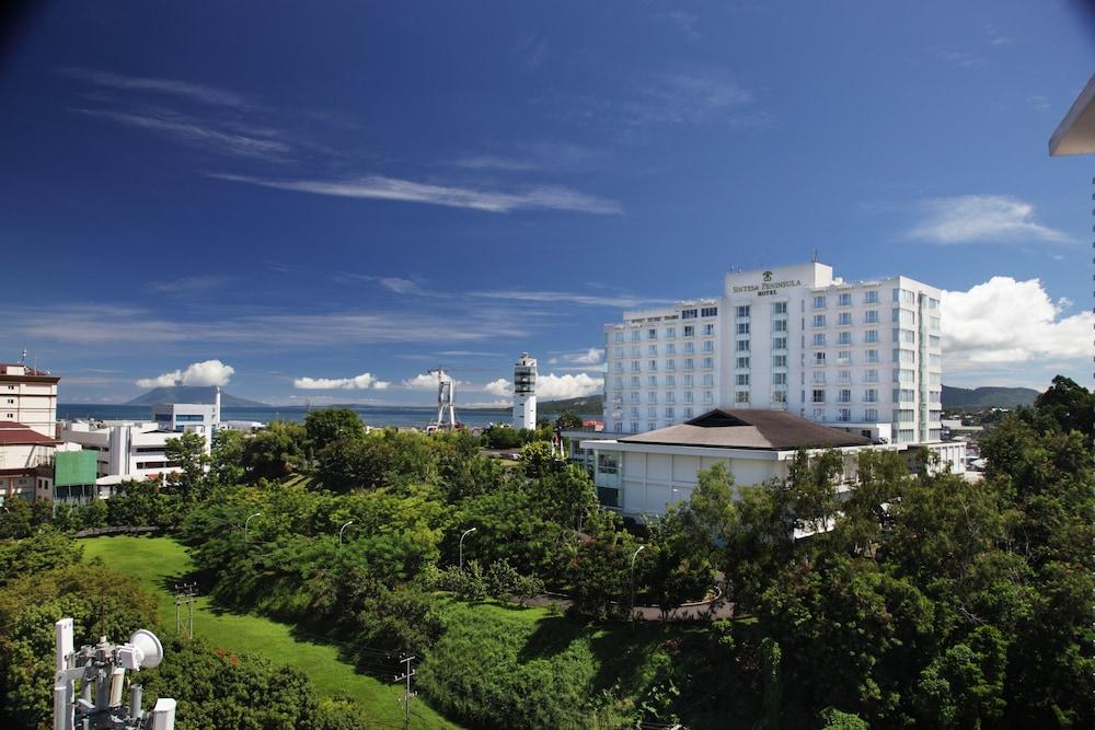 Sintesa Peninsula Hotel Manado - Exterior