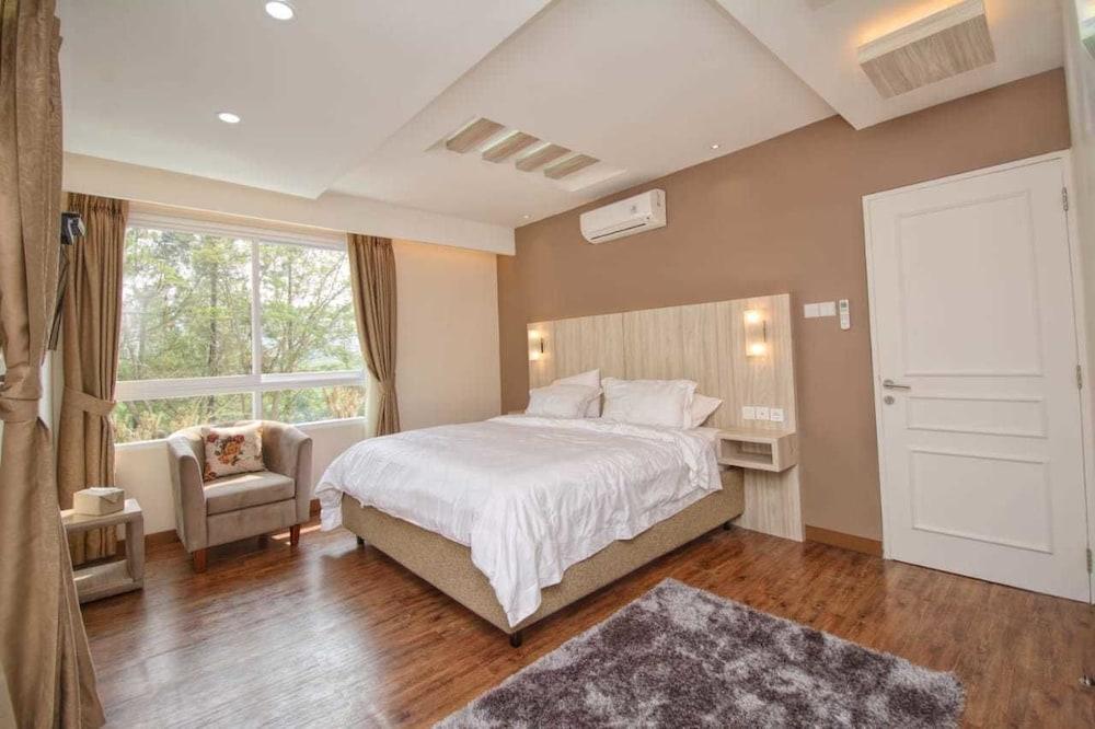 Villa Kota Bunga Puncak 4 Bedroom - Room