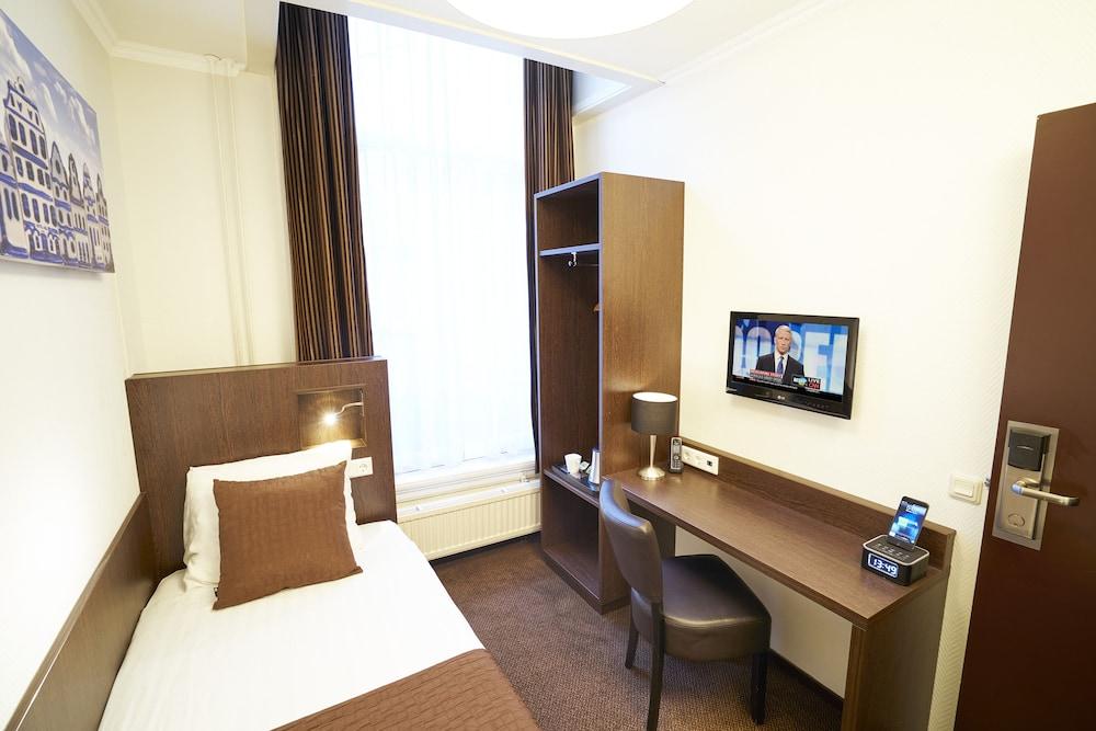 Hotel Nes - Room