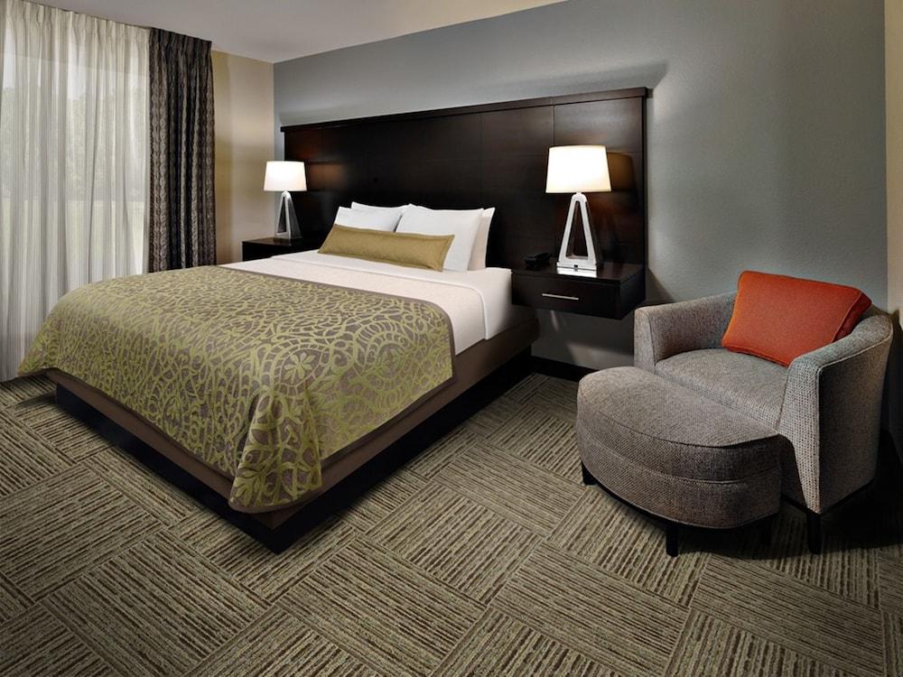 Staybridge Suites Dearborn MI, an IHG Hotel - Room