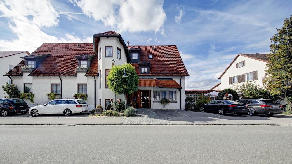 Hotel Bauer Großbettlingen - Featured Image