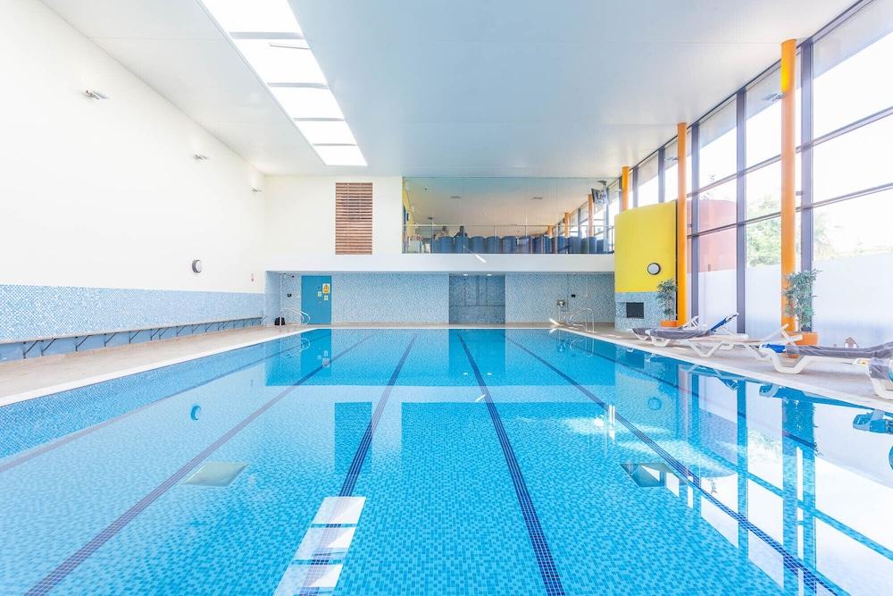 London Horizons - Indoor Pool