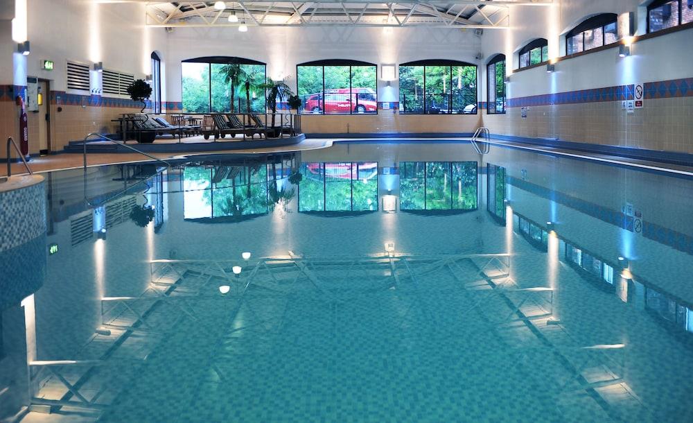 Village Hotel Manchester Hyde - Indoor Pool