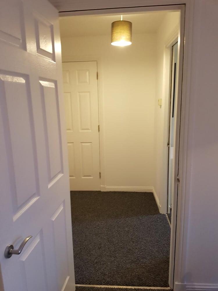 Bathgate Contractor and Business Apartment - Room