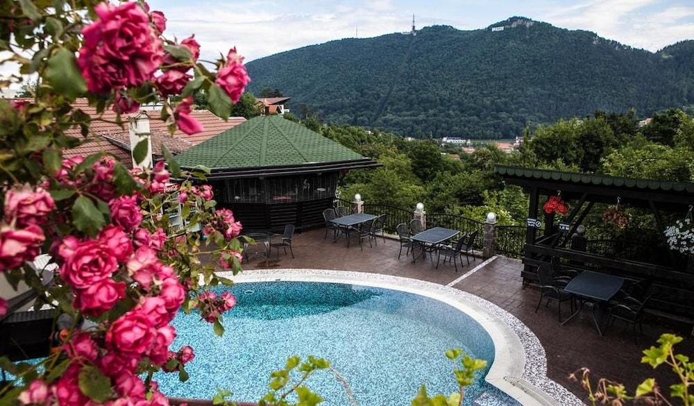 Grand Hotel Belvedere Brasov - Outdoor Pool