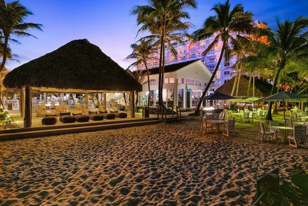 Beachcomber Resort & Club - Featured Image
