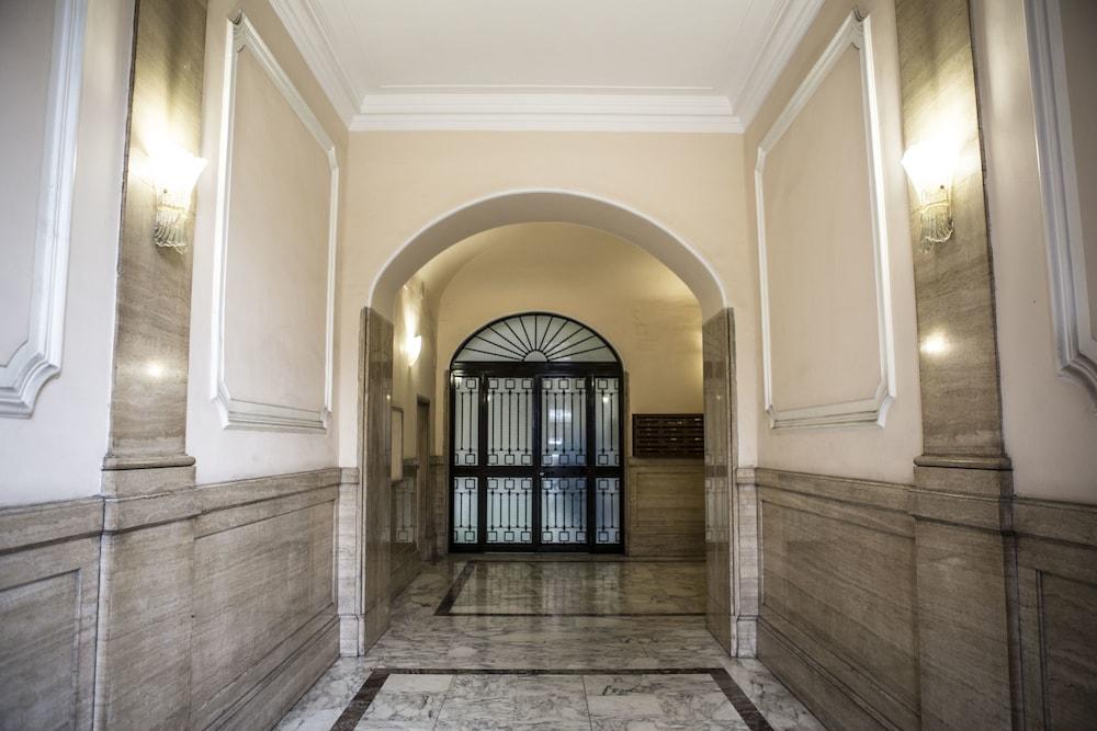 سانت بيتر بيد إن روم - Interior Entrance