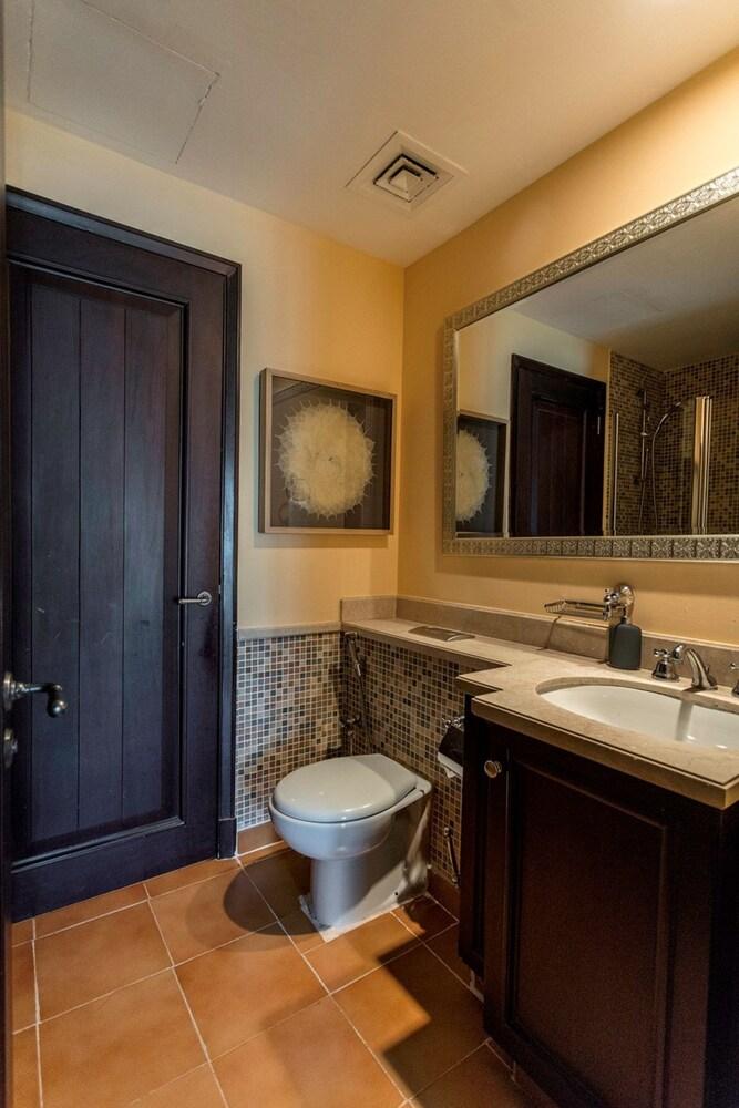 One Perfect Stay - Reehan 1 - Bathroom