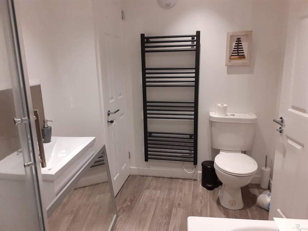 Ivyhouse - Flat1 -1-bed Apartment in Kirkwall - Bathroom