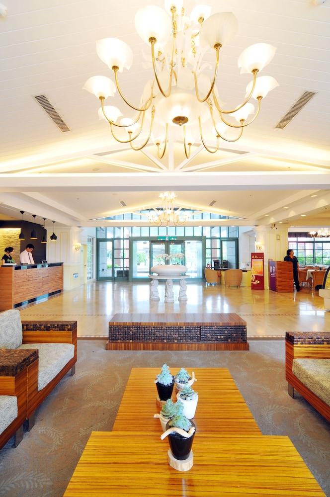 Yangmingshan Tien Lai Resort & Spa - Lobby Sitting Area