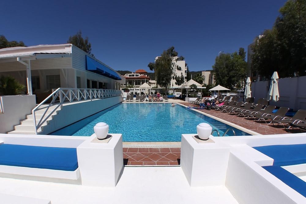 Club Munamar Beach Resort – All Inclusive - Outdoor Pool