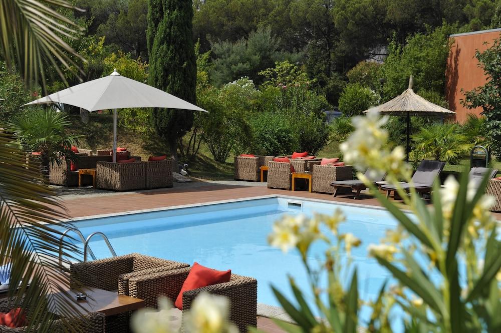 Rogner Hotel Tirana - Outdoor Pool