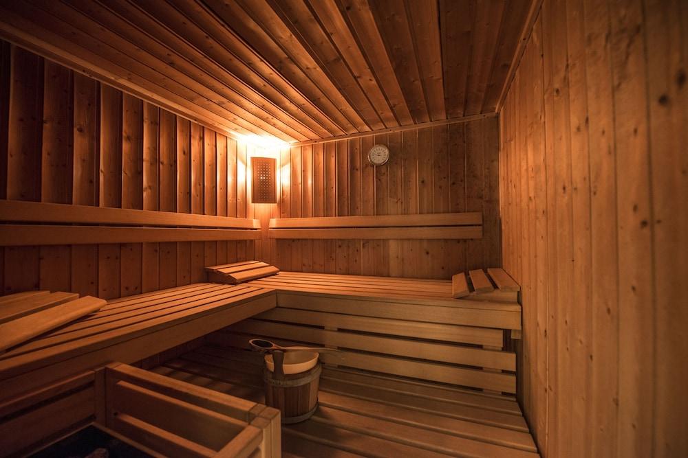 بنزيون بليسو - Sauna
