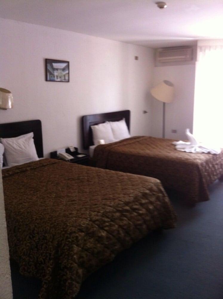 Hotel El Maragato - Room