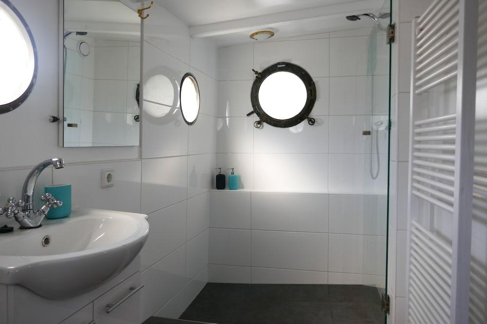 Boathotel Rotterdam Wilhelmina - Bathroom