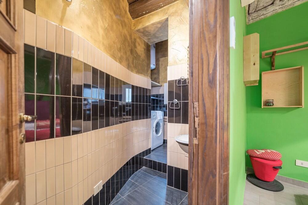 Quirinale Apartments - Bathroom