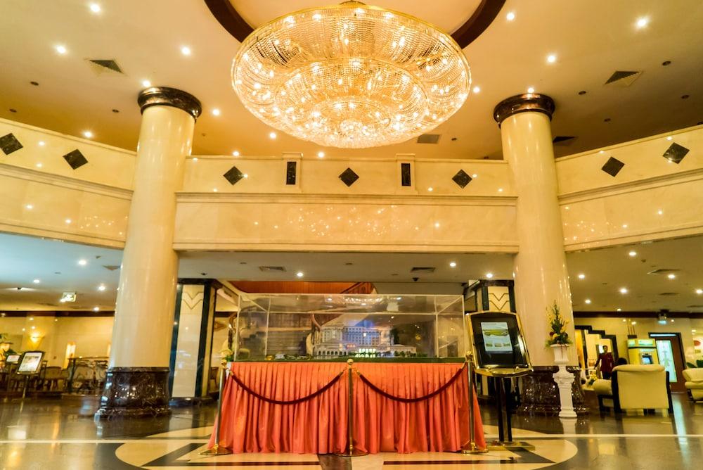 Phnom Penh Hotel - Lobby