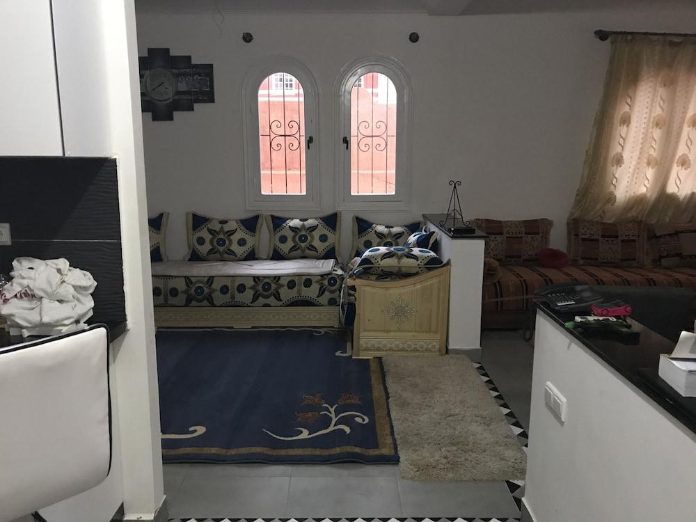 Villa de Charme Amir - Living Room
