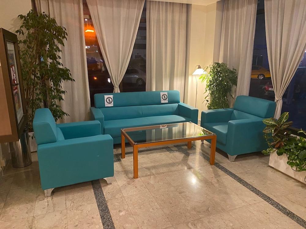 Al Buhairah Hotel Apartments - Lobby Sitting Area
