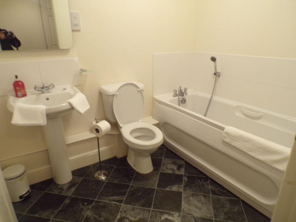 George Square - City Centre Suites - Bathroom