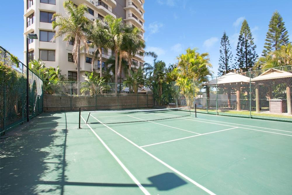 Voyager Resort - Tennis Court