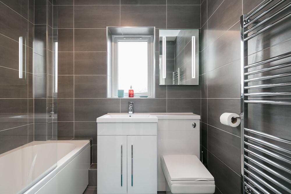 Bluestone Apartments - Didsbury - Bathroom
