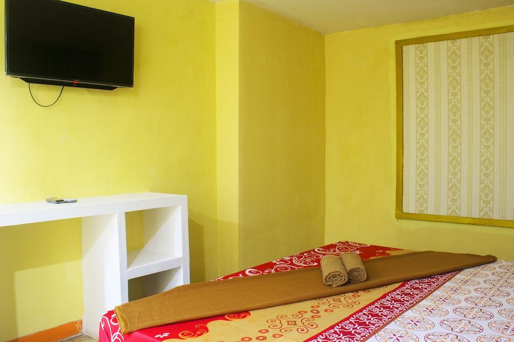 New Priok Indah Hotel - Room