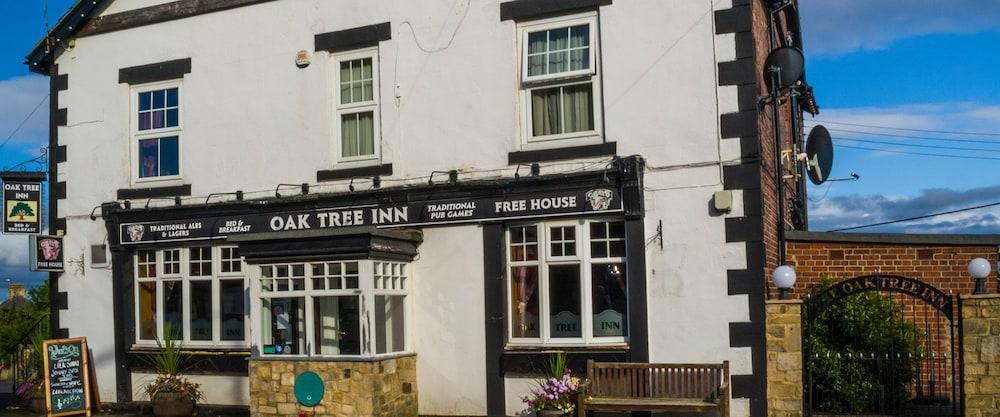 Oak Tree Inn - Featured Image