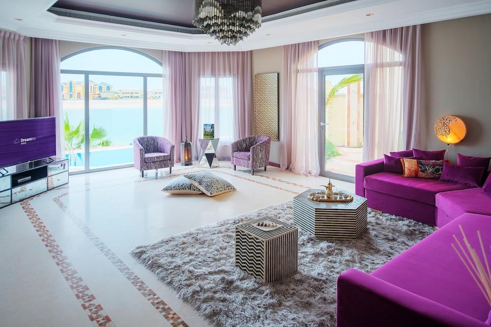 Dream Inn Dubai - Palm Villa Frond O - Featured Image