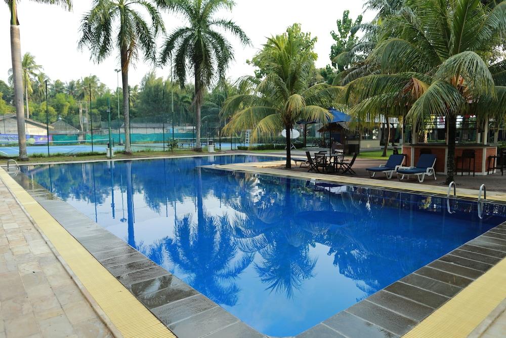 Sanghyang Indah Spa Resort - Outdoor Pool