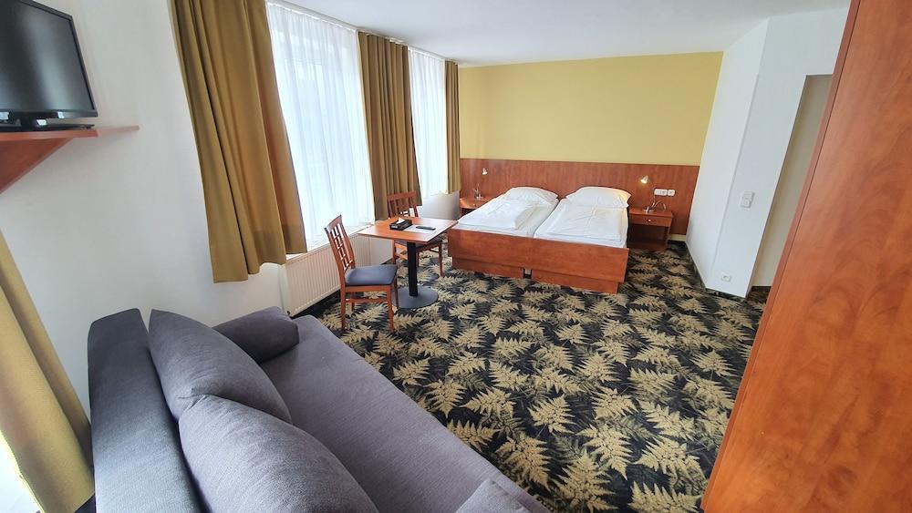 Hotel Der Tannenbaum - Room