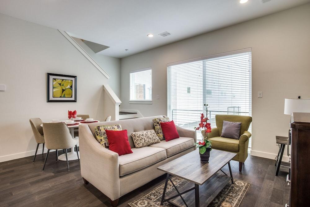 Modern Dallas TownHome 2 BR fully furnis - Interior