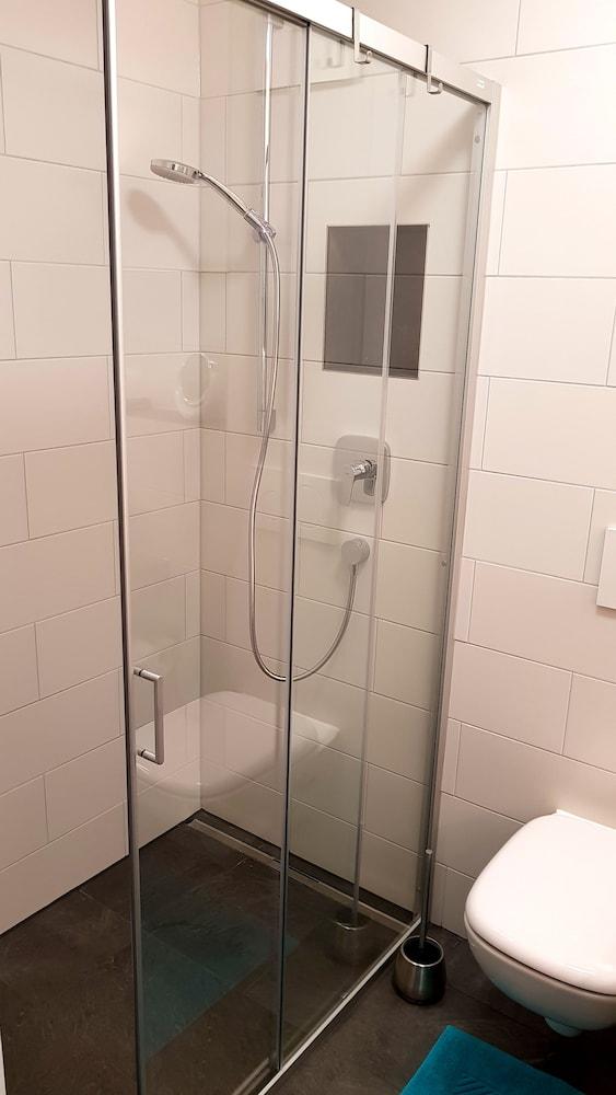 نيكارتسايت - Bathroom Shower