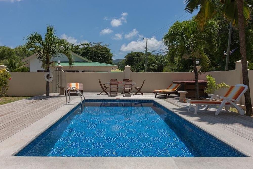 Villa Confort - Outdoor Pool