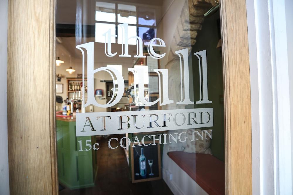 The Bull At Burford - Interior Entrance