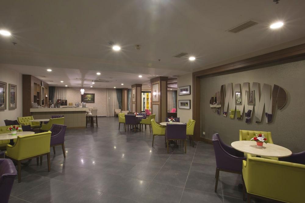 Insula Resort & Spa - All inclusive - Lobby Lounge
