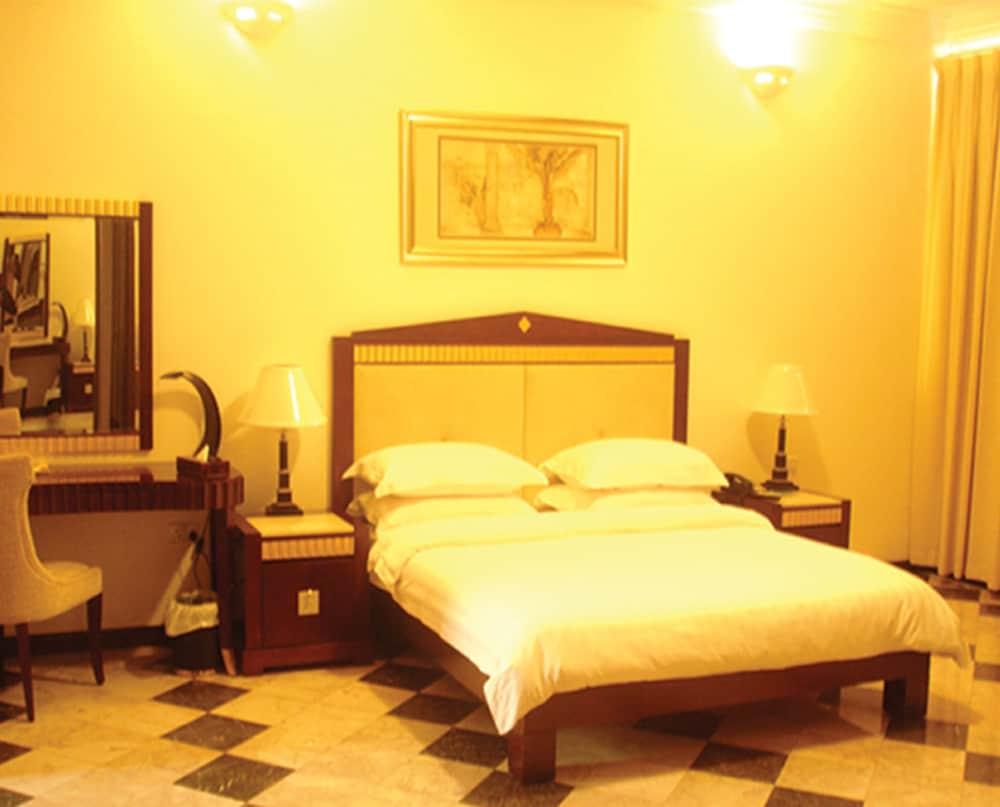 Mirage Royale Hotel - Room