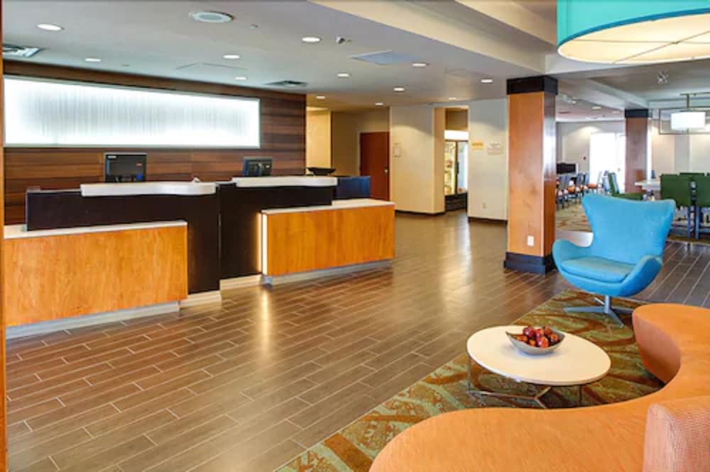Fairfield Inn and Suites by Marriott Toronto Brampton - Lobby