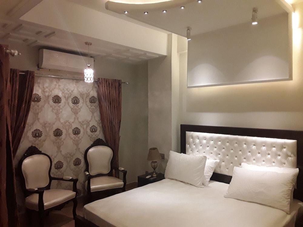 luxes Inn - Room