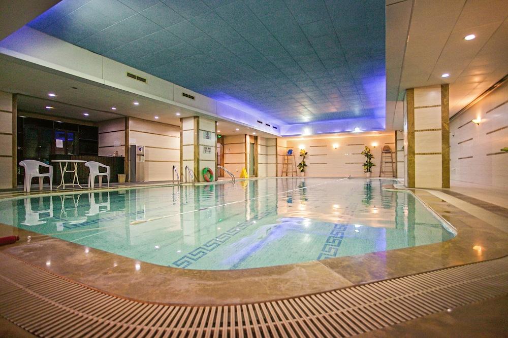 Grand Soluxe Zhongyou Hotel Shanghai - Indoor Pool