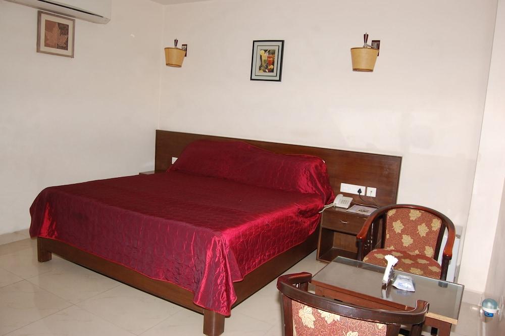 Hotel Chitturi Heritage - Room
