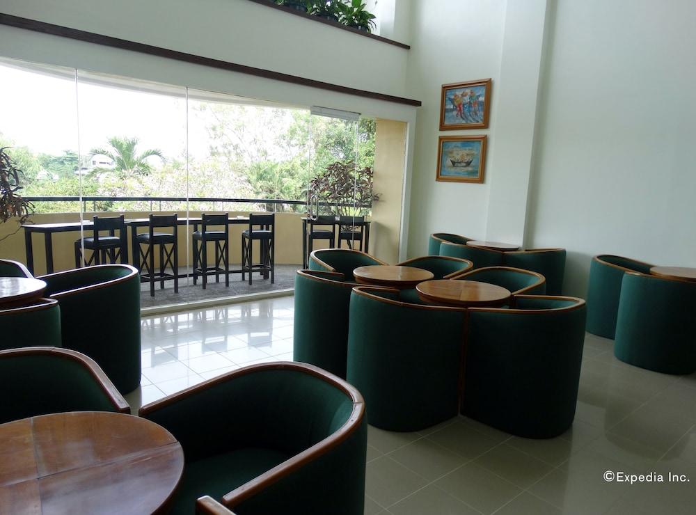 Hotel Fleuris Palawan - Lobby Sitting Area