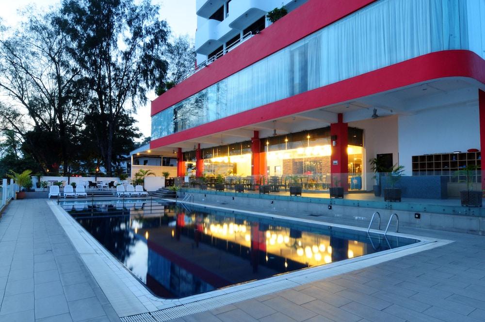 هوتل سينترال سيفيو، بينانج - Outdoor Pool